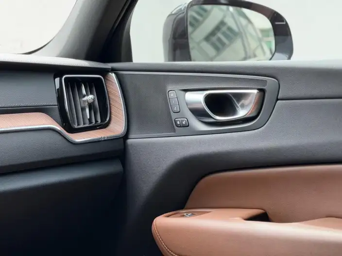 Volvo XC60 2023 Model B5 4WD Smart Range Deluxe Edition – фото 10