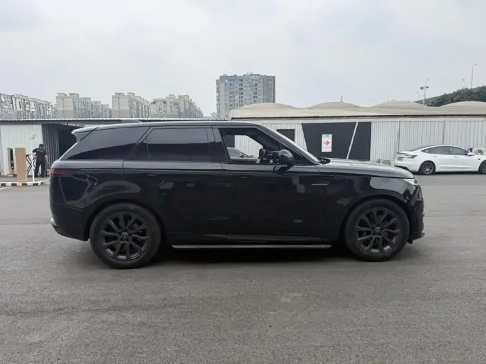 Range Rover Sport 2023 Model 3.0 L6 DYNAMIC SE – фото 7