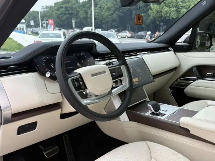 Range Rover 2025 Model 3.0 L6 400PS Shengshi Extended Edition – фото 8