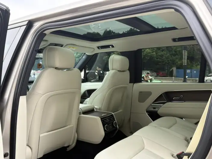 Range Rover 2025 Model 3.0 L6 400PS Shengshi Extended Edition – фото 10