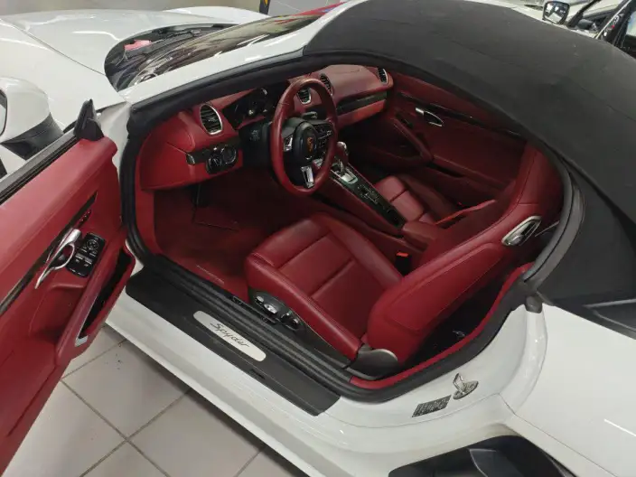 Porsche 718 2023 Model Spyder 2.0T