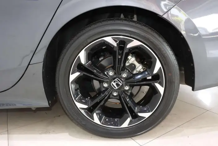 Honda Civic 2022 Model 240TURBO CVT Combustion Edition – фото 7