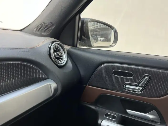 Mercedes-Benz GLB 2023 Model GLB 220 Fashion Model – фото 8