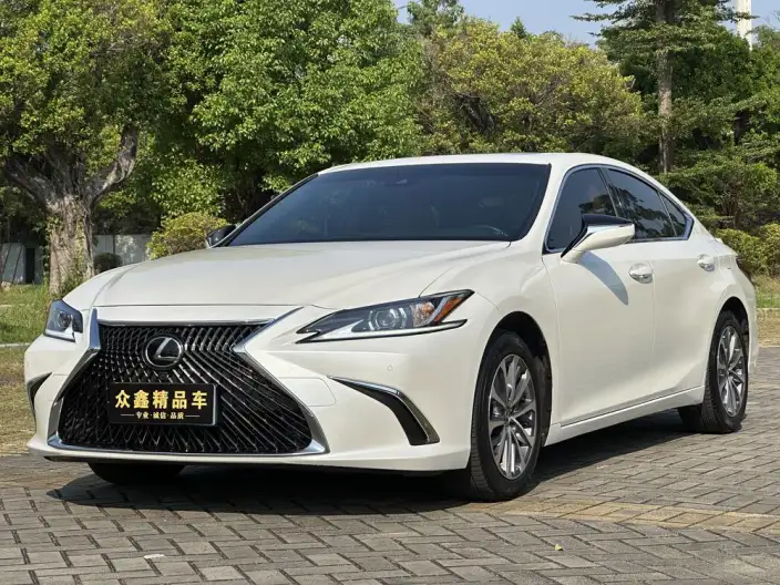 Lexus ES 2022 Model 300h Superior Edition