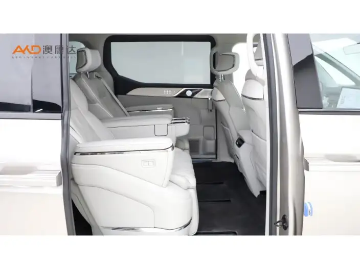 Volvo EM90 2025 Model Ultra VI seat – фото 8