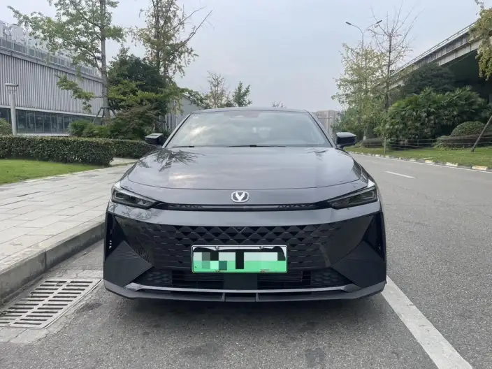 Changan UNI-V iDD 2024 Model Blue whale Smart power iDD 136km Smart Prestige Model