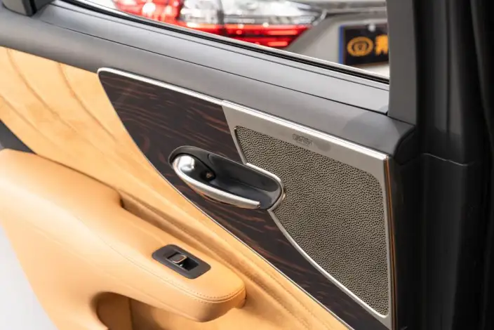 Lexus LS 2024 Model 500h Deluxe Edition – фото 8