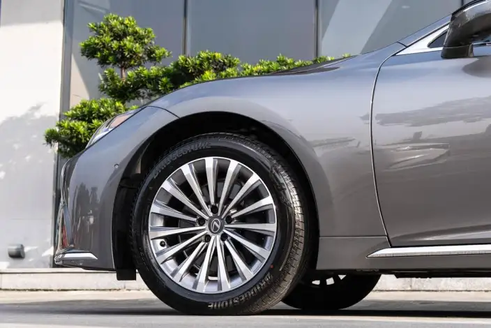 Lexus LS 2024 Model 500h Deluxe Edition – фото 9
