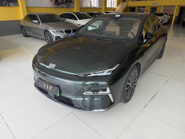 Geely Galaxy E8 PHEV 2025 130km EM-P Starship Edition