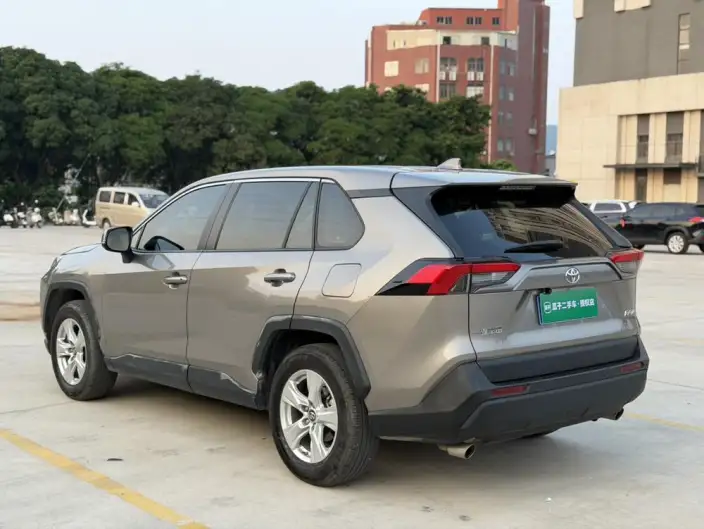 Toyota RAV4 2022 Model 2.0L CVT 2WD Urban Edition – фото 4
