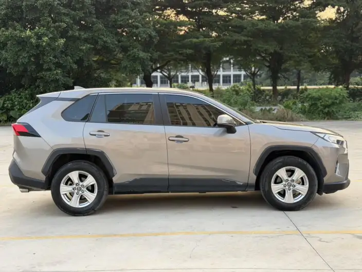Toyota RAV4 2022 Model 2.0L CVT 2WD Urban Edition – фото 6