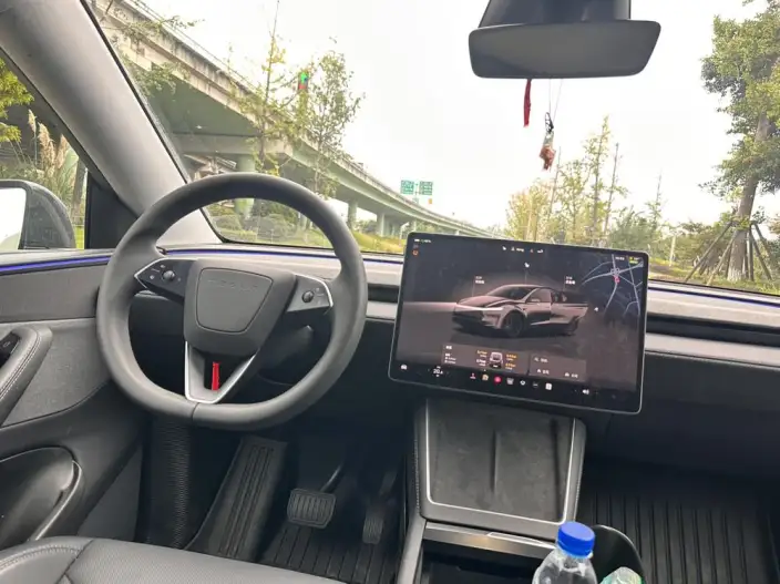 Model Y 2025 Model Rear-wheel drive version – фото 9