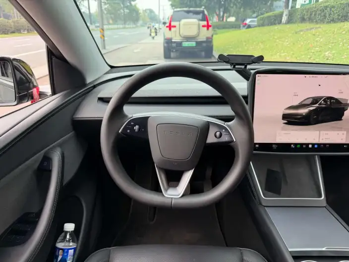 Model Y 2025 Model Rear-wheel drive version – фото 10