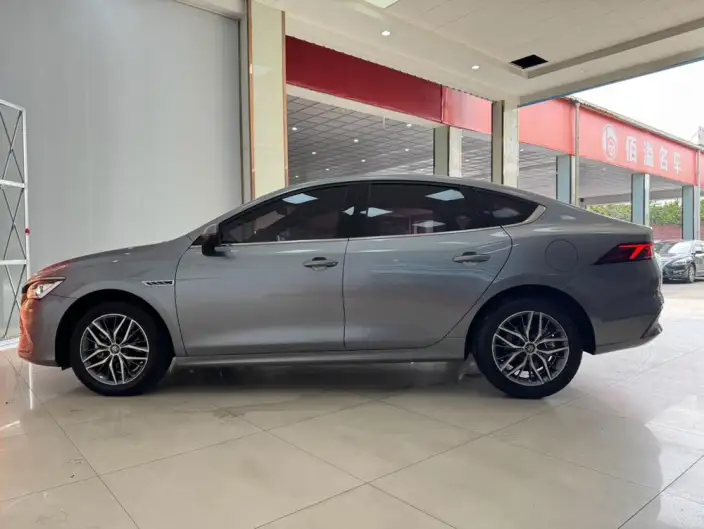 BYD Qin PLUS DM 2021 Model DM-i 120KM Noble Model – фото 3