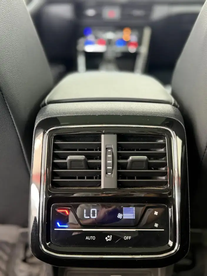 Volkswagen Passat 2024 Model 330TSI Elite Edition – фото 8