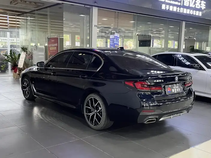 BMW 5 Series 2023 Model 530Li Exclusive Model M Sports Set – фото 4