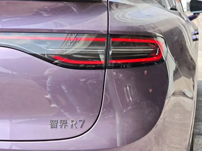 Luxeed R7 2024 Model EV 82kWh Max Rear Drive Edition – фото 7