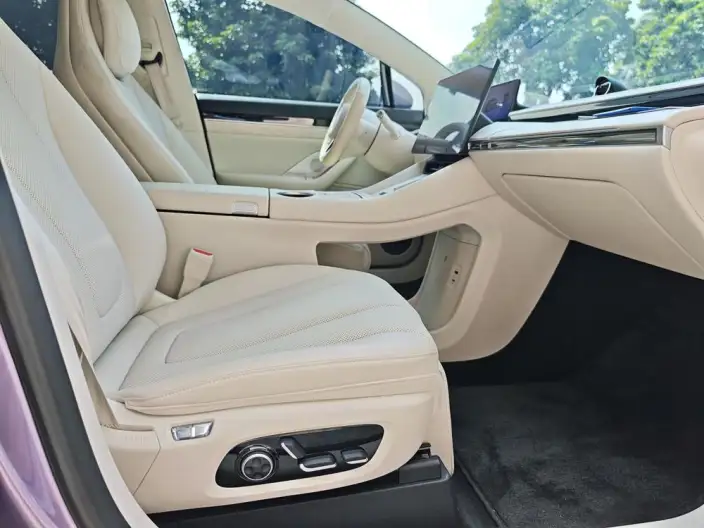 Luxeed R7 2024 Model EV 82kWh Max Rear Drive Edition – фото 9