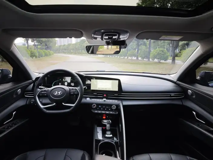 Hyundai Ioniq 2023 Model 1.5L CVT LUX Premium Edition – фото 9
