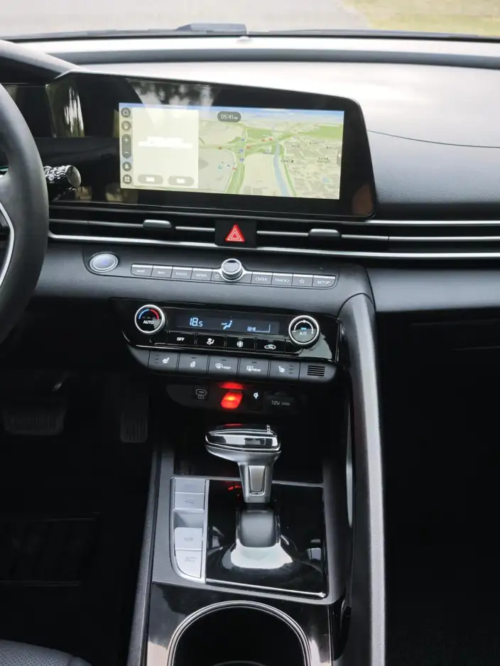 Hyundai Ioniq 2023 Model 1.5L CVT LUX Premium Edition – фото 10