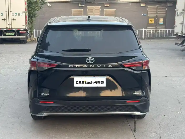 Granvia 2023 Model Intelligent Hybrid 2.5L Comfort Edition