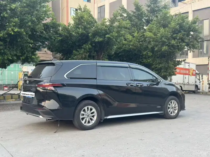 Granvia 2023 Model Intelligent Hybrid 2.5L Comfort Edition