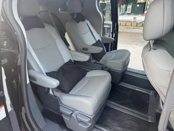 Granvia 2023 Model Intelligent Hybrid 2.5L Comfort Edition – фото 7