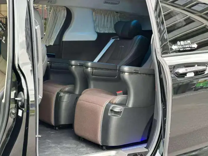 Toyota Sienna 2023 Model Hybrid 2.5L Deluxe Edition – фото 9