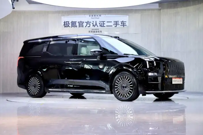 ZEEKR 009 2024 Model VI seat Executive Edition 4WD 108kWh