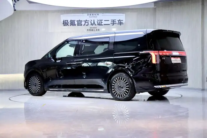 ZEEKR 009 2024 Model VI seat Executive Edition 4WD 108kWh – фото 5