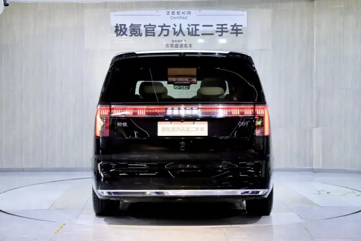 ZEEKR 009 2024 Model VI seat Executive Edition 4WD 108kWh – фото 6