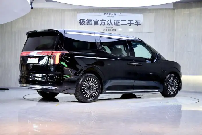 ZEEKR 009 2024 Model VI seat Executive Edition 4WD 108kWh – фото 7