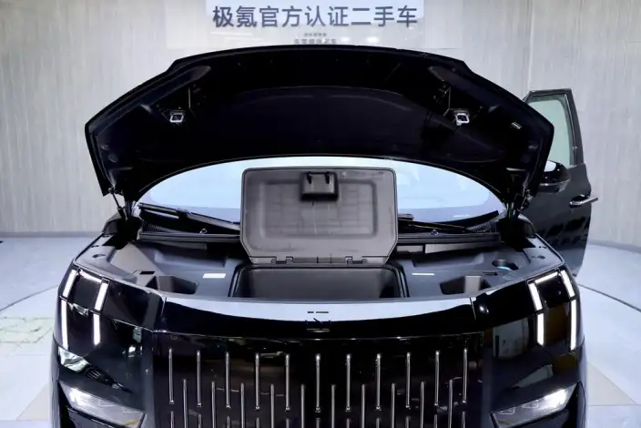 ZEEKR 009 2024 Model VI seat Executive Edition 4WD 108kWh – фото 8