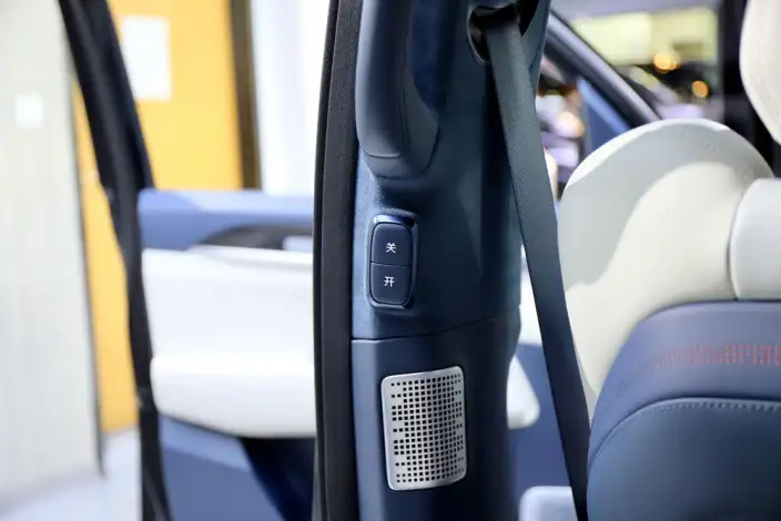 ZEEKR 009 2024 Model VI seat Executive Edition 4WD 108kWh – фото 10