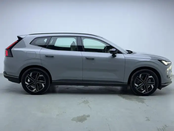 Volvo XC70 2026 Model 2WD Long Battery Life Pro Core – фото 8