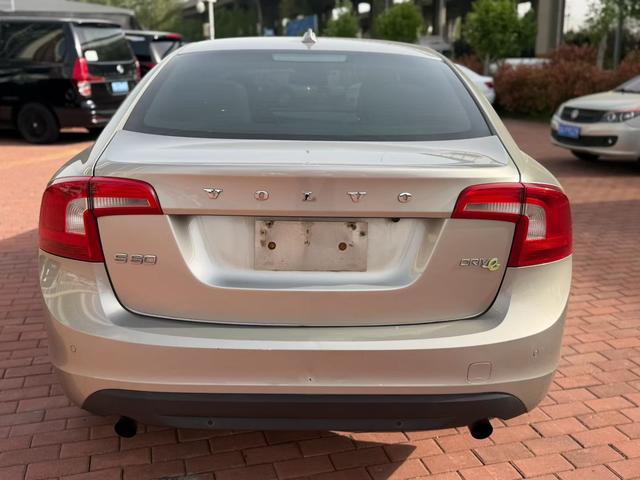 Volvo S60 Imported 2012 модификация 1.6T DRIVe Zhishang Edition – фото 5