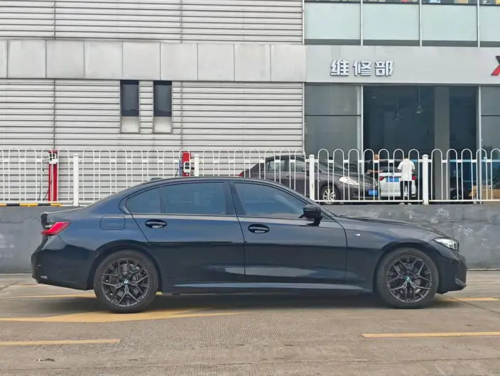 BMW 3 Series 2025 Model 330Li M Sports Night Set – фото 7