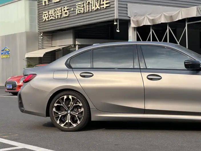 BMW 3 Series 2025 Model 330Li 50th Anniversary Limited edition – фото 9