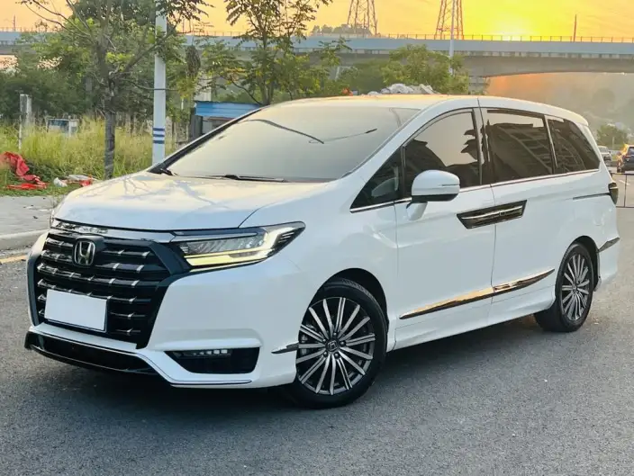 Honda Elysion 2022 Model 2.0L Hybrid Deluxe Edition