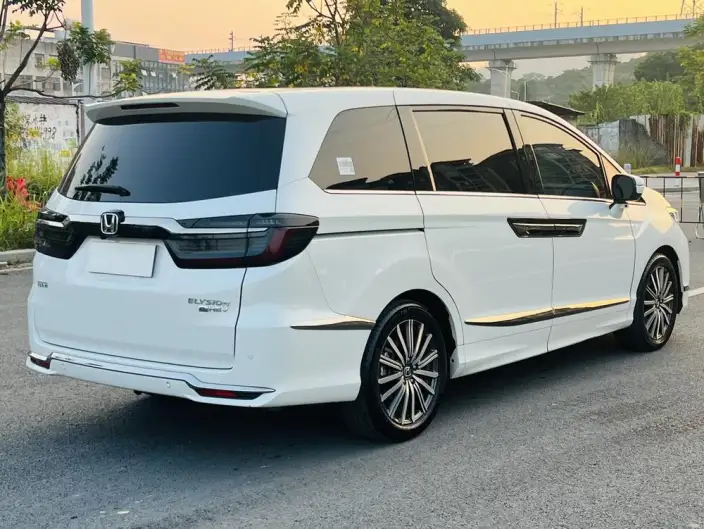 Honda Elysion 2022 Model 2.0L Hybrid Deluxe Edition – фото 7