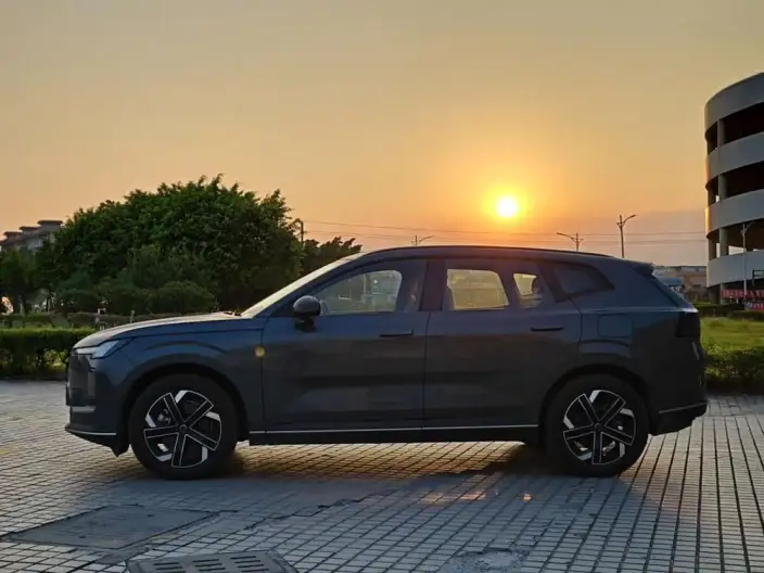 Volvo XC70 2026 Model 2WD Long Battery Life Pro Core – фото 4