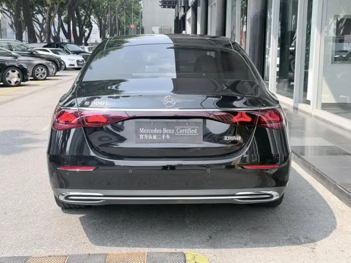 Mercedes-Benz E-Class 2025 Model E 300 L Luxury Model sedan – фото 5