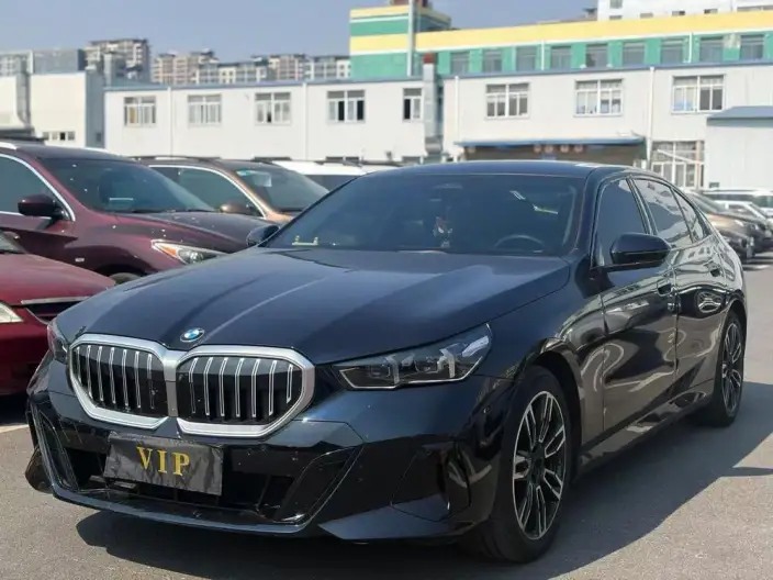 BMW 5 Series 2025 Model 530Li Leading Model M Sports Set