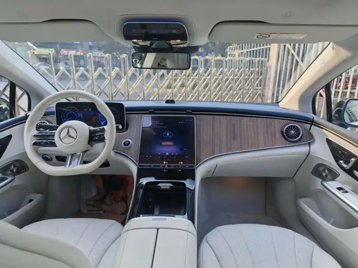 Mercedes-Benz EQE 2025 Model EQE 500 4MATIC Pioneer Edition – фото 7
