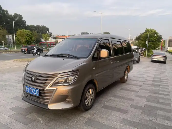 Lingzhi 2024 Model M5L 1.5T Comfort Model 9 seat – фото 1