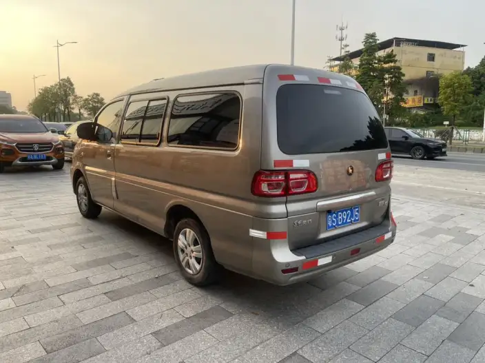 Lingzhi 2024 Model M5L 1.5T Comfort Model 9 seat – фото 4