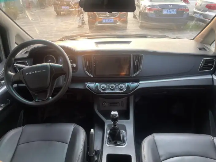 Lingzhi 2024 Model M5L 1.5T Comfort Model 9 seat – фото 9