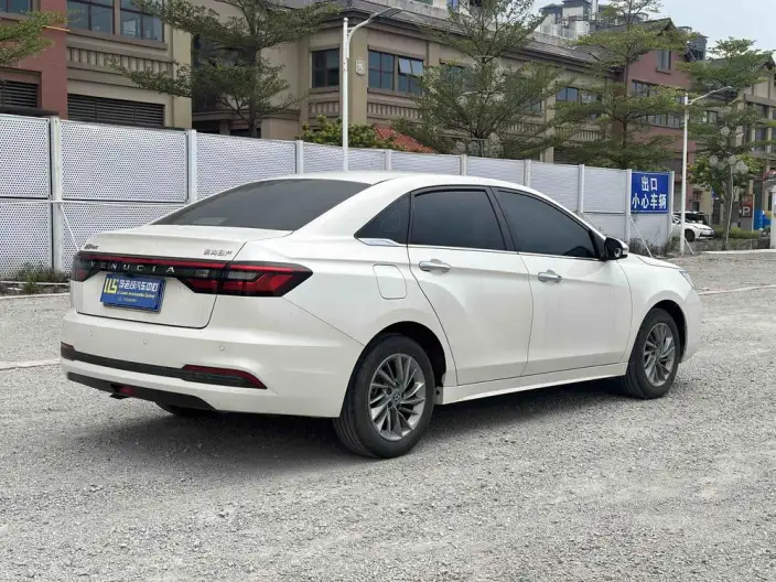 Venucia D60 2023 Model PLUS 1.6L XL CVT Yue Ling Edition – фото 5