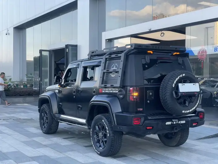 BAIC BJ40 2023 Model 2.0D Automatic 4WD Blade Hero Edition Warrior Model – фото 9