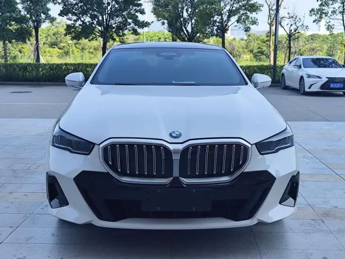 BMW 5 Series 2025 Model 530Li Exclusive Model M Sports Set